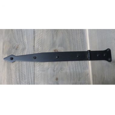 zwart geheng op vergrijsde kist